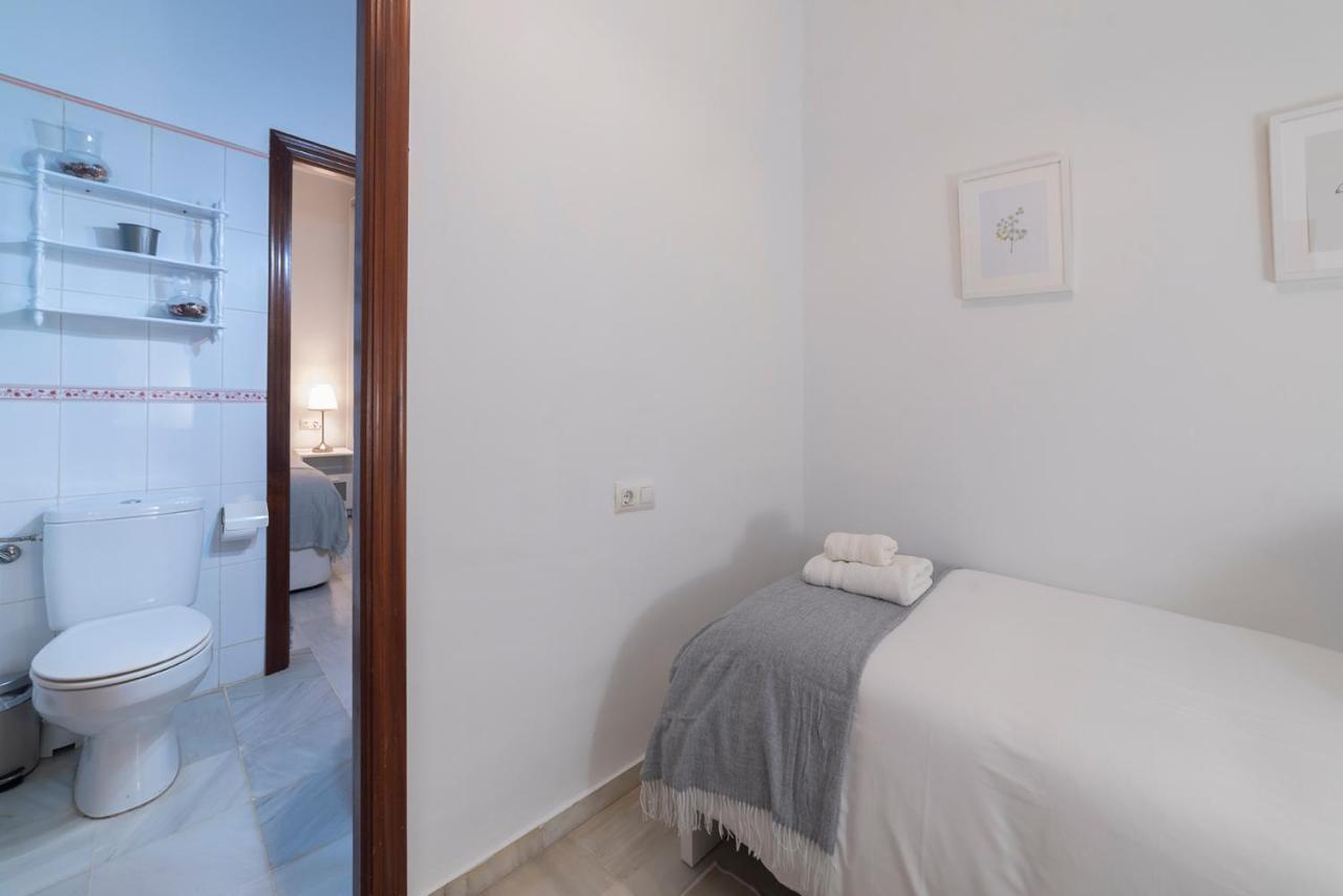 Alohamundi Torres Apartment Seville Exterior photo